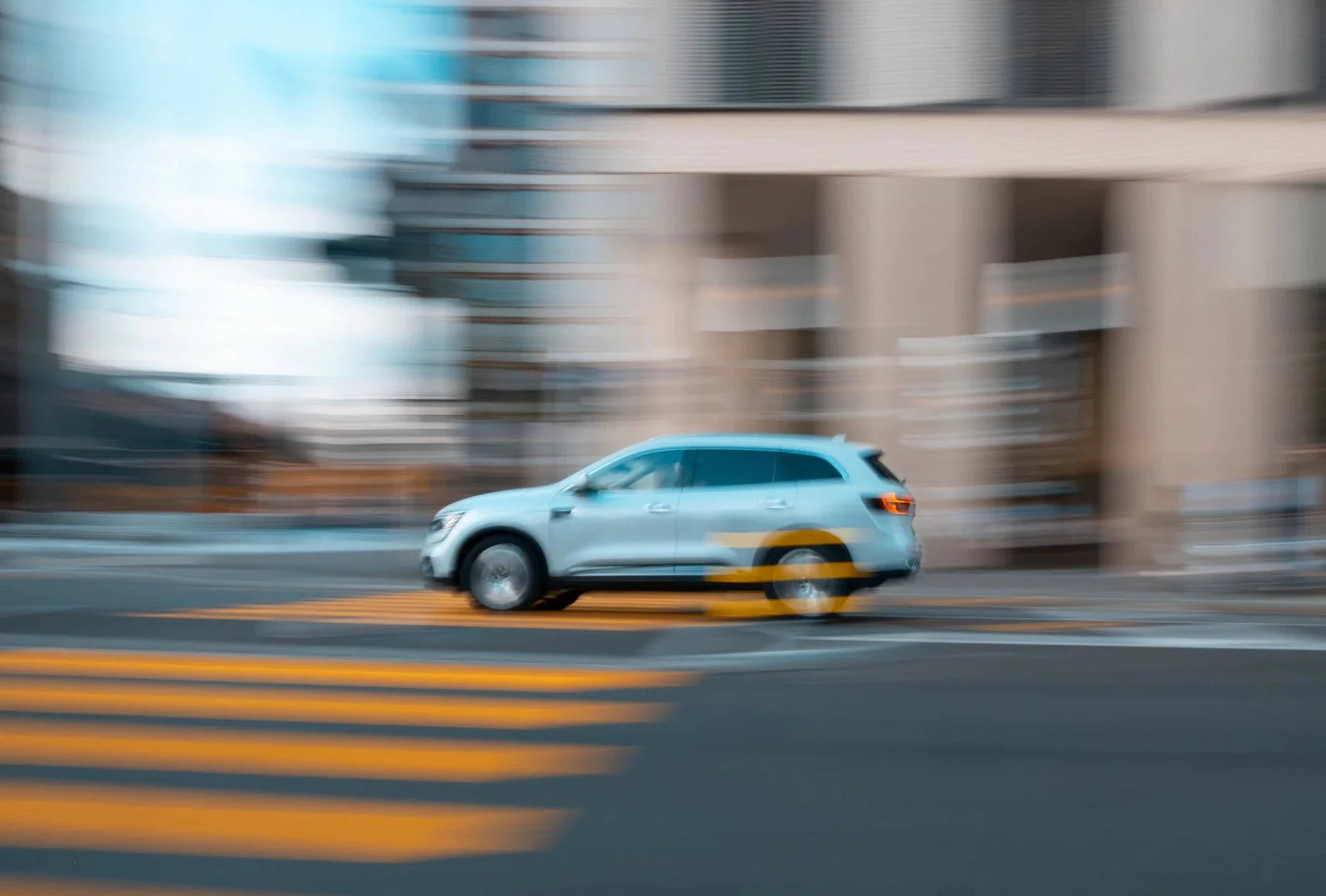 The Pros and Cons of Using a Dash Cam - wolfboxdashcamera